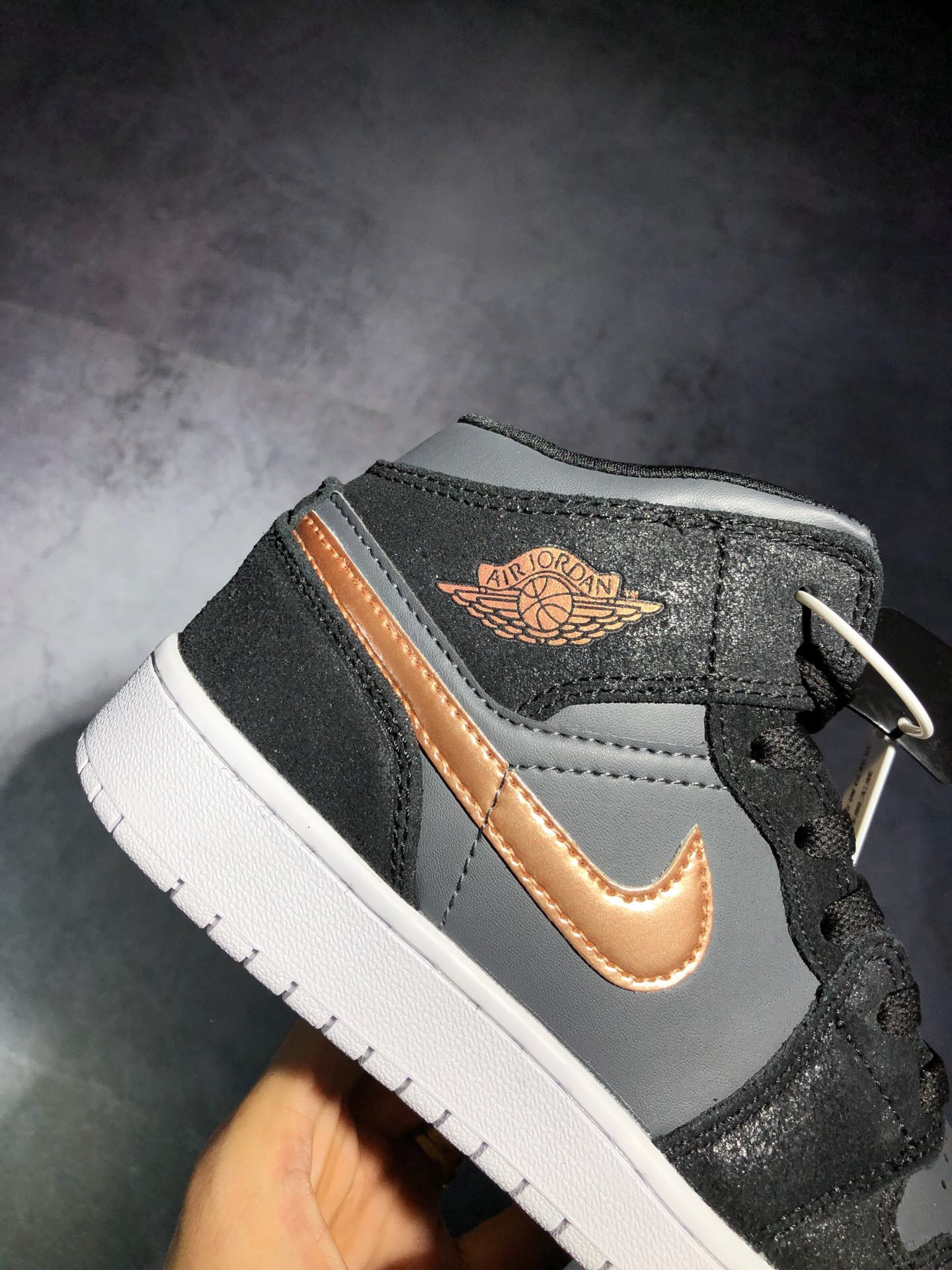 Authentic Air Jordan 1 Mid Bronze GS